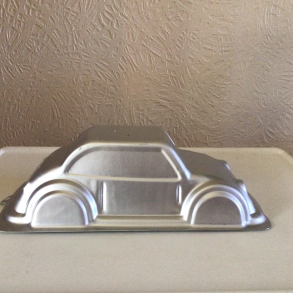 Wilton 3D Car Cake Mold - Picture 3 of 7